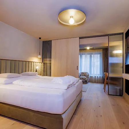Baeckelar Wirt Superior Hotel 3*