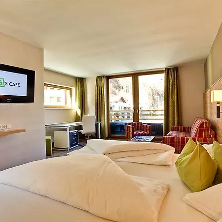 Готель Baeckelar Wirt Superior Зельден